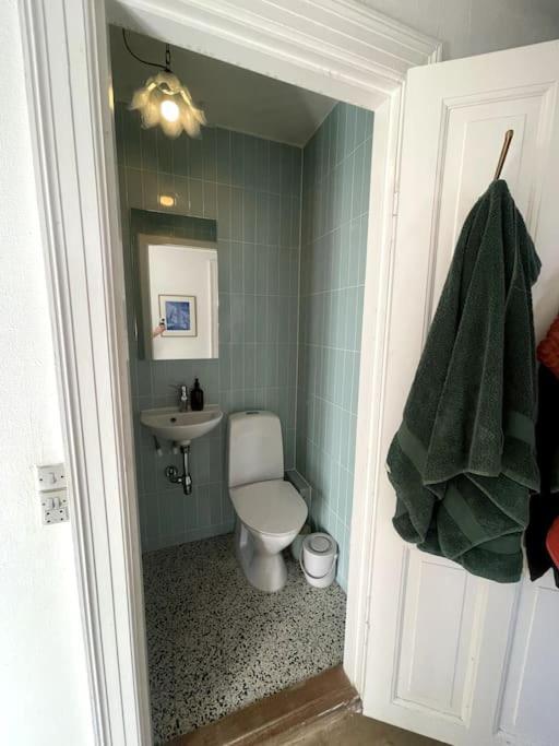 The Heart Of Norrebro Apartment, Sleeps 4 People København