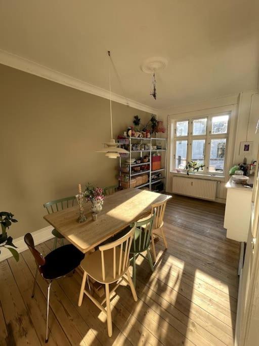The Heart Of Norrebro Apartment, Sleeps 4 People * København